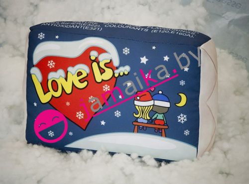подушка Love IS темно синяя на зимнюю тематику