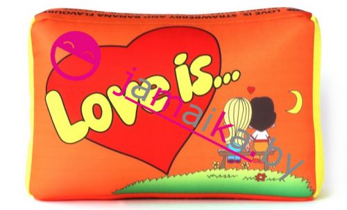 подушка Love IS оранжевая