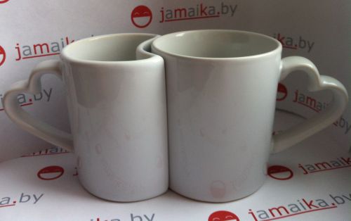 parnie-krujki-dlya-vlublennih-ruchka-serdce